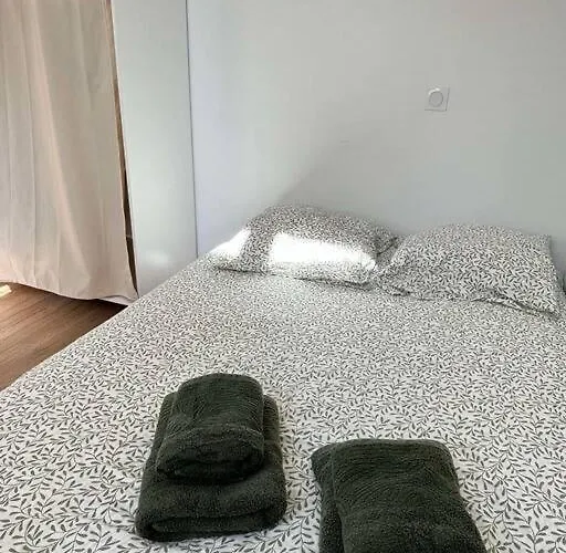 L'hirondelle, Renove Au Coeur D'arago لي سابلِ دولونْ